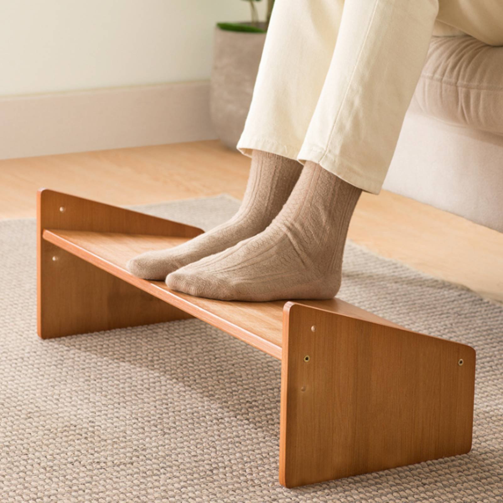 Office Furniture And Desks - ที่วางเท้าใต้โต๊ะ พื้นผิวกว้าง ที่วางเท้าสำหรับสำนักงาน ที่วางเท้าแบบเอียง เฟอร์นิเจอร์ตามหลักสรีรศาสตร์อเนกประสงค์ ดีไซน์เรียบหรู