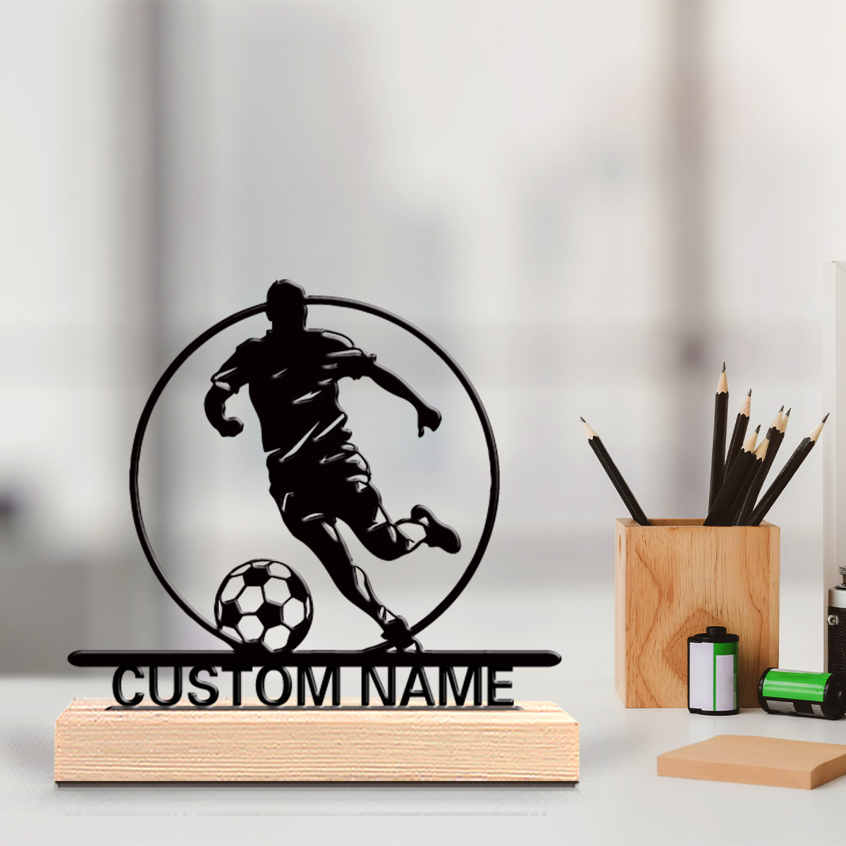 Office Furniture Design - รูปปั้นนักฟุตบอลโลหะสั่งทำพร้อมชื่อ ฐานไม้ตกแต่งโต๊ะ ของขวัญสำหรับแฟนฟุตบอล ของขวัญวันเกิด/วันหยุด/ตกแต่งบ้าน/สำนักงาน